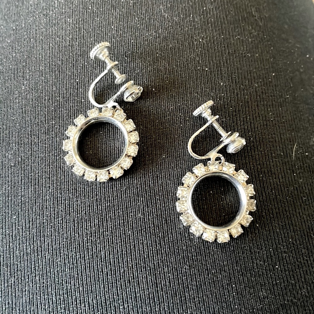 Vintage Rhinestones circle screw back Earrings